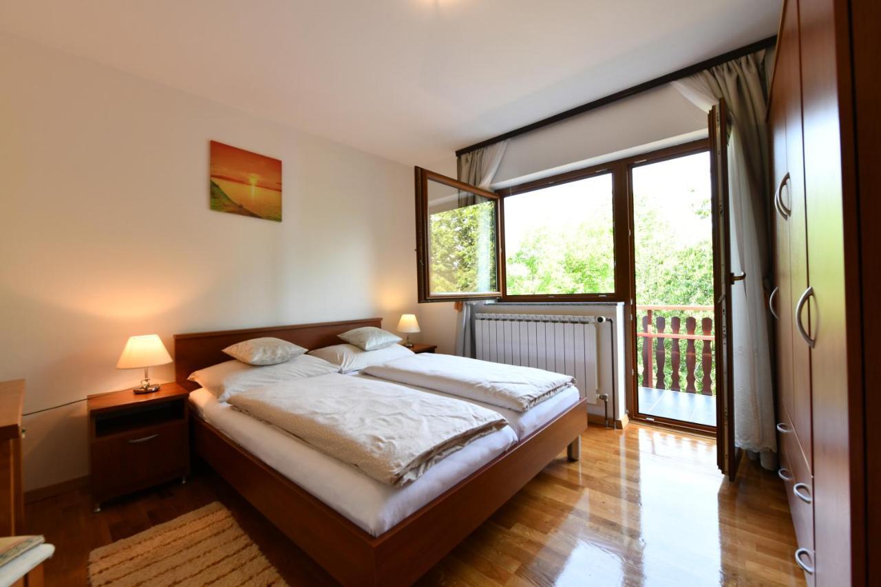 Apartment And Rooms Ivancica Seliste Dreznicko Esterno foto