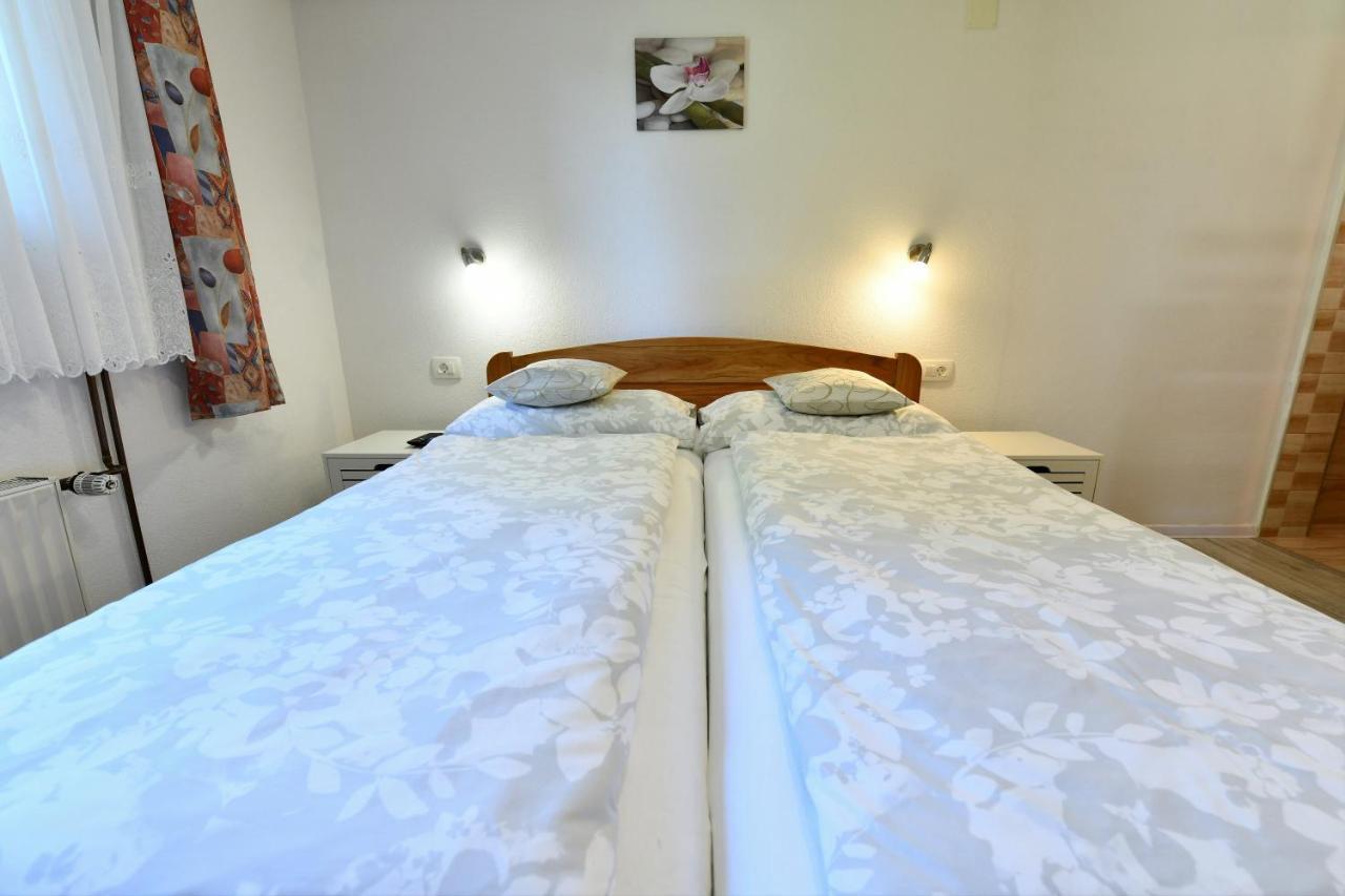 Apartment And Rooms Ivancica Seliste Dreznicko Esterno foto