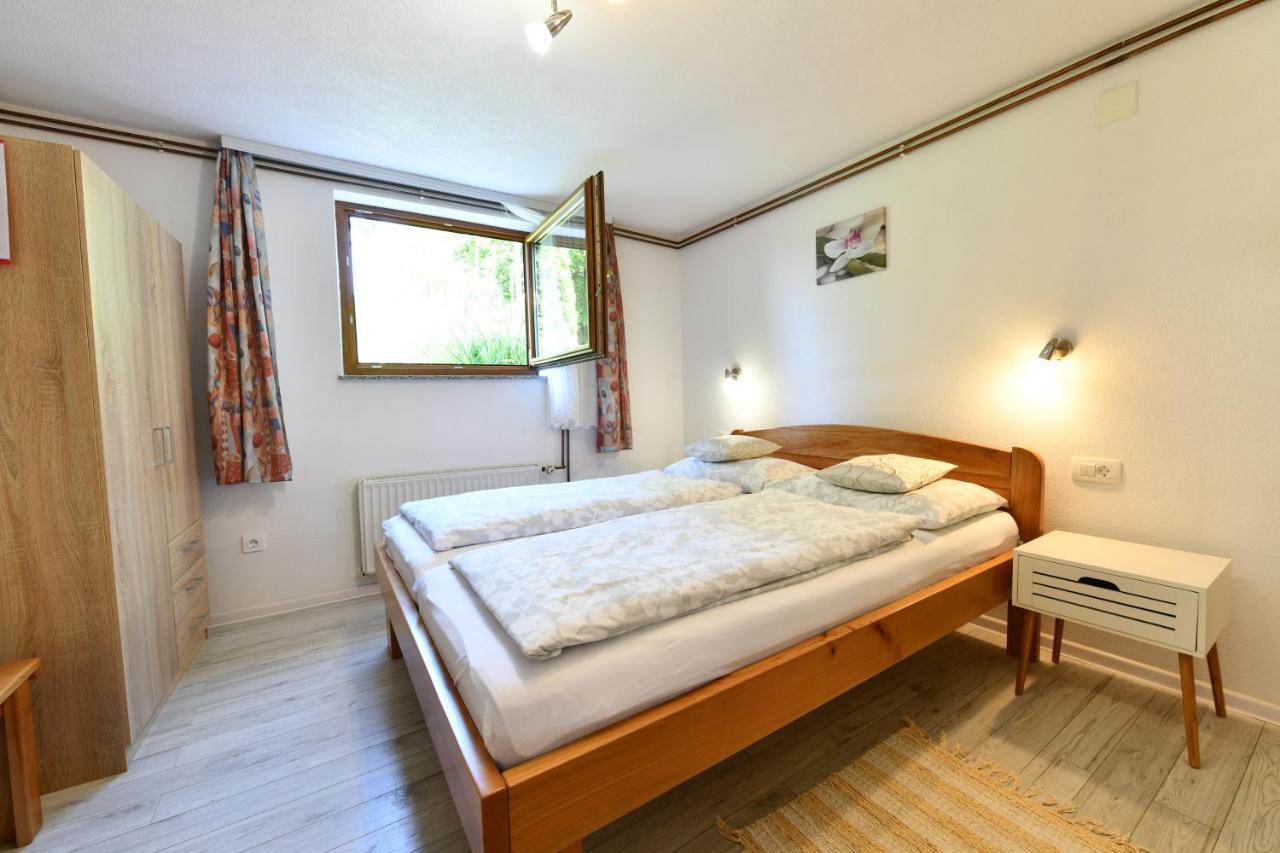 Apartment And Rooms Ivancica Seliste Dreznicko Esterno foto