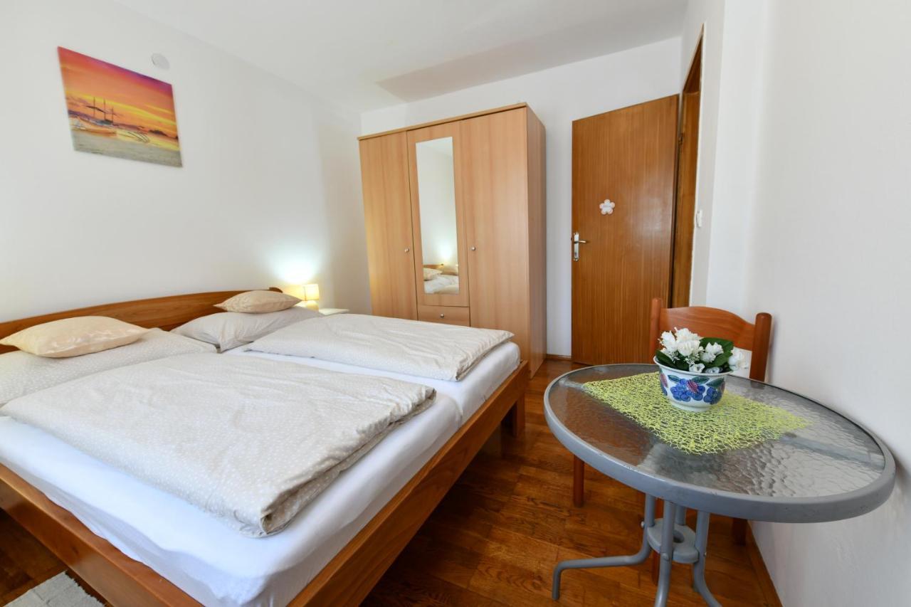 Apartment And Rooms Ivancica Seliste Dreznicko Esterno foto